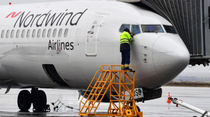 Moskvadan uçan təyyarə Pulkovoya qayıtdı 