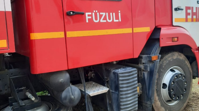 Ermənilərin Füzulini atəşə tutması yanğısöndürən maşına ziyan vurub  - FOTO