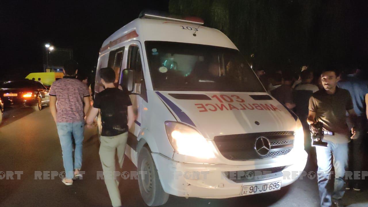 Təqaüdçü avtomobili etirazçıların üstünə sürdü: Yaralılardan ikisinin vəziyyəti ağırdır