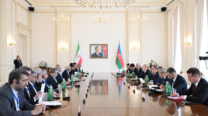 İlham Əliyev və Pezeşkianın geniş tərkibdə görüşü oldu - FOTO - YENİLƏNİB