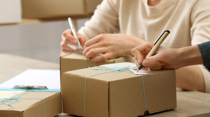 Təyyarə bileti qiymətinə karqo xidməti: ABŞ-yə poçt göndərişləri nə zaman bərpa olunacaq? 