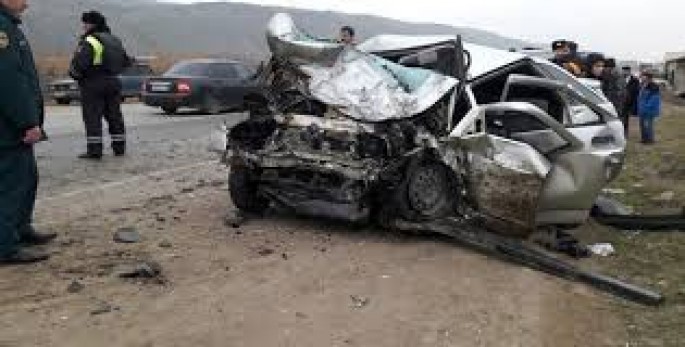 “Kraz” “VAZ”la toqquşdu: 3 ölü, 1 yaralı