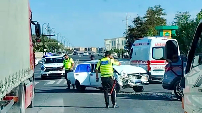 Naxçıvanda “VAZ” və “Hyundai” toqquşdu, sürücülərdən biri xəstəxanalıq oldu   - VİDEO