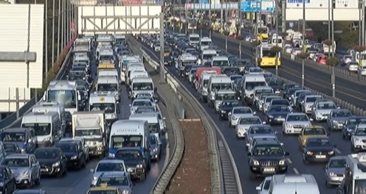 İstanbulda məktəblər açıldı – Yollar belə oldu