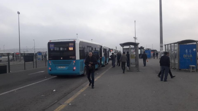 Sığortası olmayan avtobus sürücüsü qəza törətdi:  digər sürücü şikayətçidir