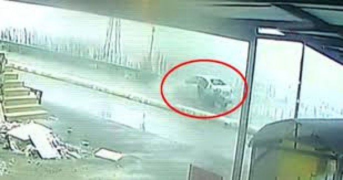 Dəhşətli yol qəzası: 17 yaşlı qız baryerlərə çırpıldı - FOTO + VİDEO