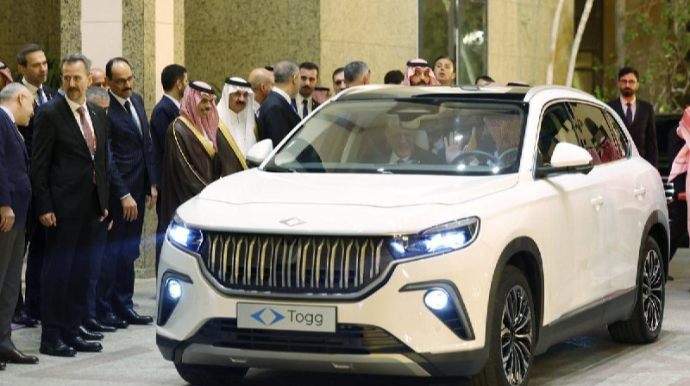 Ərdoğan Səudiyyə Ərəbistanının vəliəhd şahzadəsinə “Togg” hədiyyə etdi  - FOTO