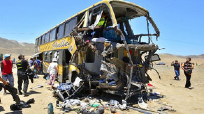 Sərnişin avtobusu ilə yük avtomobili toqquşdu: 11 ölü, 25 yaralı