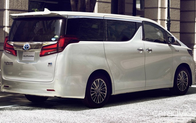 “Toyota” 12 mindən çox avtomobili geri çağırır