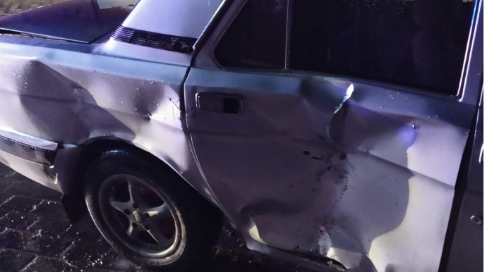 Bərdədə “VAZ-2107” yol kənarında dayanmış avtomobilə çırpıldı, sürücü... 