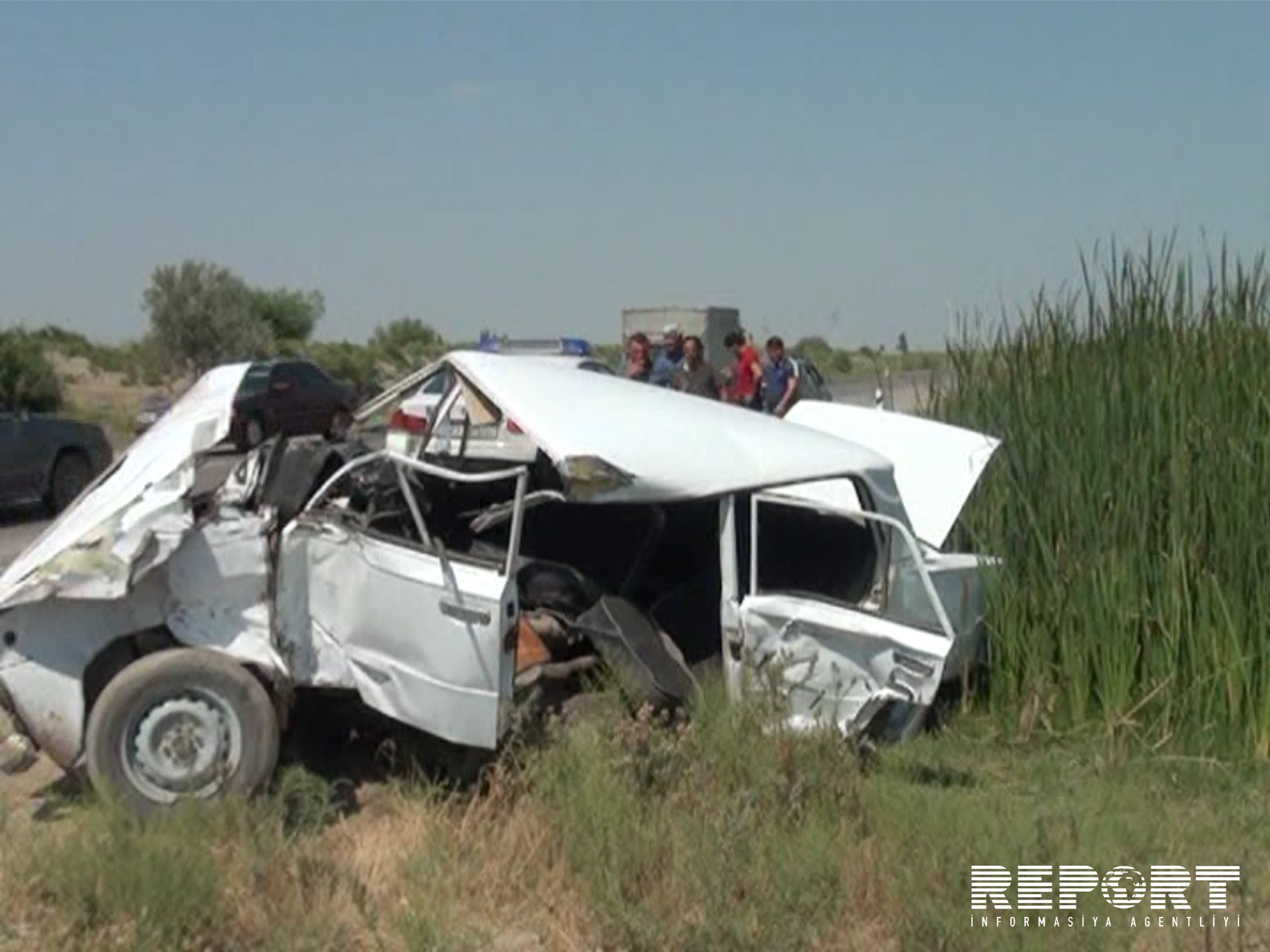 Avtobus "011"i əzib yox etdi, sürücü öldü - FOTO