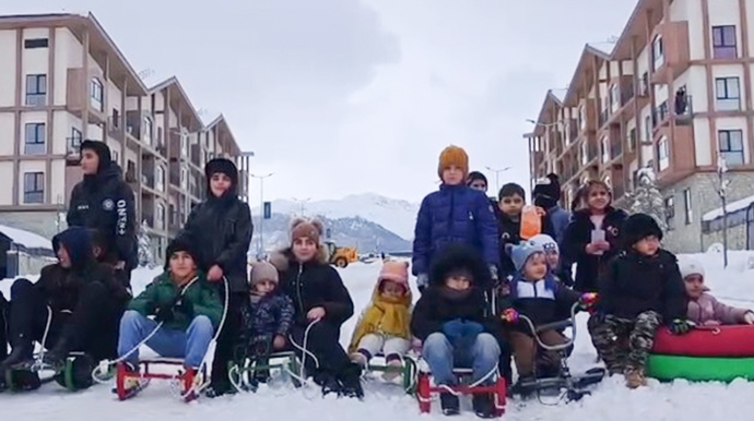 Kəlbəcərli uşaqların xizək keyfi - VİDEO