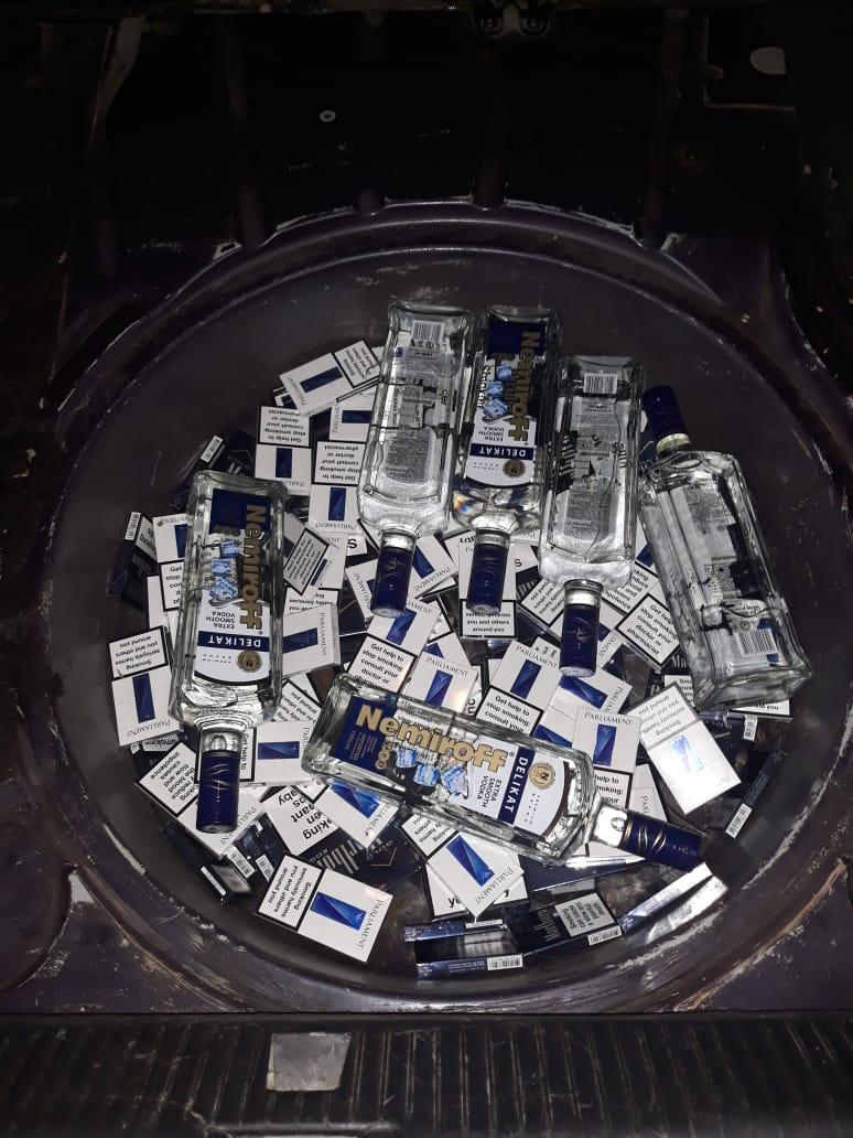 Avtomobildən spirtli içkilər və siqaretlər aşkarlanıb - FOTO