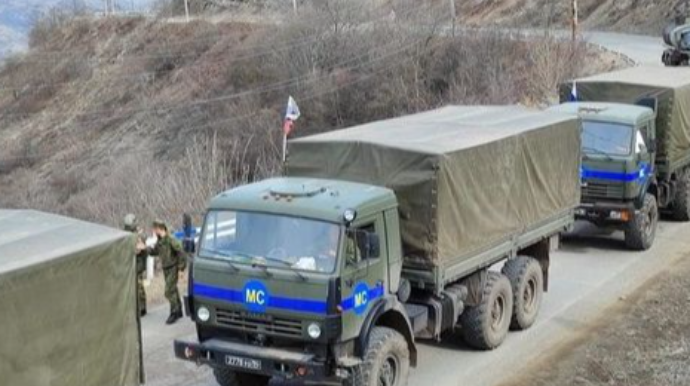 Sülhməramlıların avtomobilləri Xankəndi yolunda maneəsiz hərəkət edirlər  - FOTO