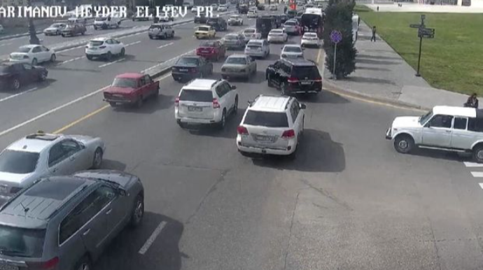 Bakıda avtomobil qəzası tıxaca səbəb oldu  - FOTO