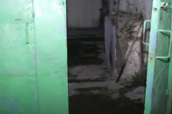 Bakıda tükürpədici cinayət: Oğlan nişanlısını güllələdi - VİDEO