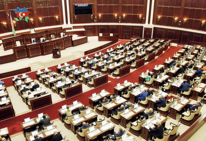 Milli Məclisin plenar iclası başlayıb