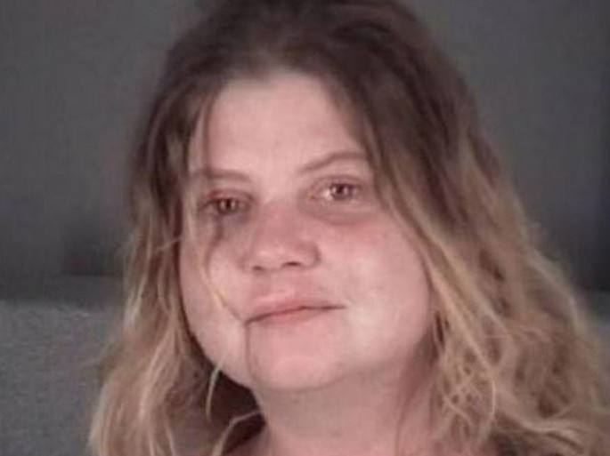 Kuryoz olay: Qız yatmaq təklifini rədd edən oğlanı döydü - FOTO