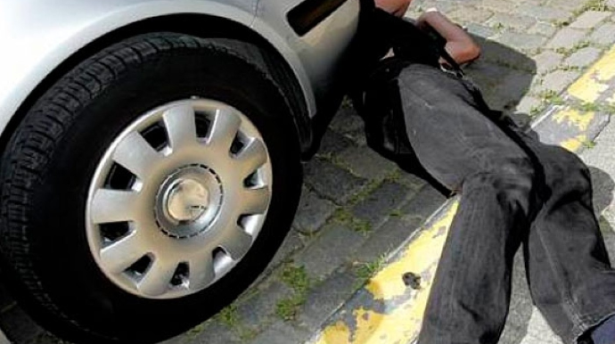 Ağdaşda piyadanı maşın vurdu