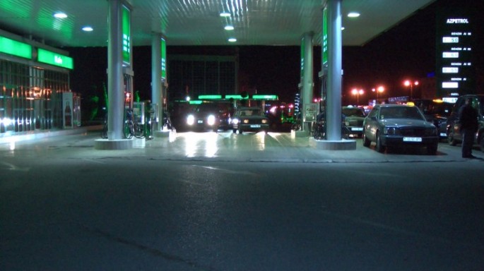 Bakıda sürücülərə satılan benzin yoxlanılmır - ŞOK AÇIQLAMA