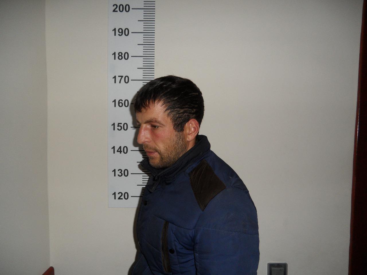 Bankomatın yanında dayanıb pensiyaçıları soyan soyğunçu saxlanılıb - FOTO