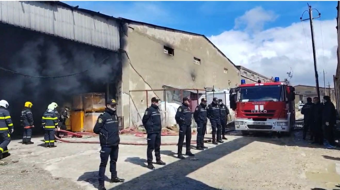 Anbarda baş verən yanğın söndürüldü - FOTO - VİDEO - YENİLƏNİB