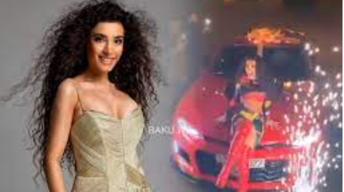 Səmranın maşınına hücum olundu - "Camaro”nu anası almışdı - FOTO