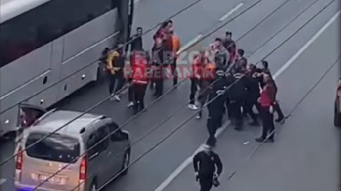 Derbi öncəsi azarkeşlər arasında gərginlik - Polis müdaxilə etdi - VİDEO