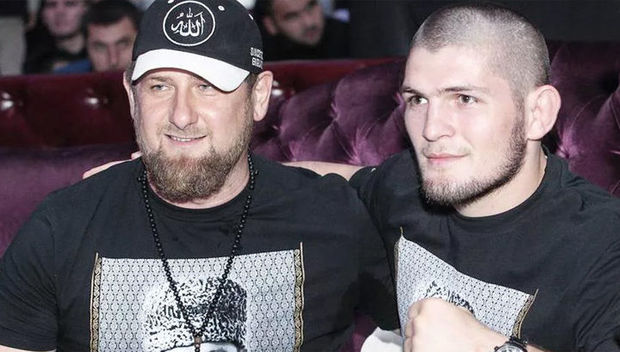 Kadırov Nurməhəmmədovun atasına bahalı maşın bağışladı - FOTO