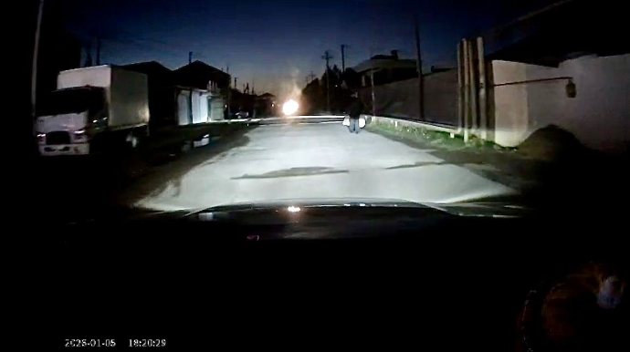 Buzovnada məktəb yolu təhlükə saçır: Piyadalar vurulur, cavabdeh yoxdur - VİDEO