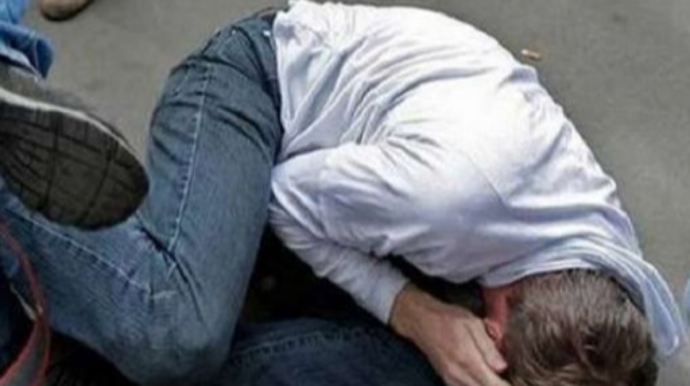 Tanışı döyərək maşından yerə yıxan şəxs azadlığa buraxıldı