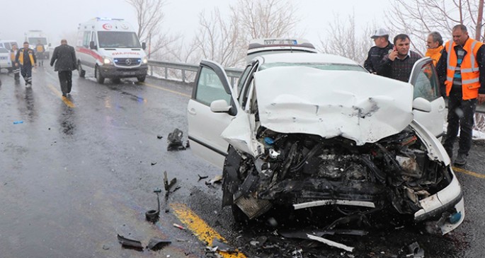 Dumanlı hava qəzaya səbəb oldu: 6 yaralı – FOTO