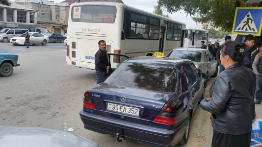 Bakıda 165 nömrəli avtobuslar xaos yaradır – FOTOLAR