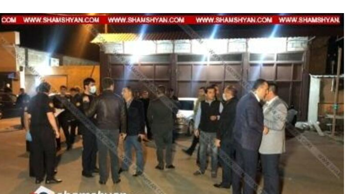 İrəvanda atışma: Biznesmenin avtomobili atəşə tutuldu 