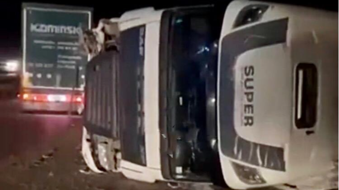 Göygöldə idarəetmədən çıxan yük maşını yola aşdı - VİDEO