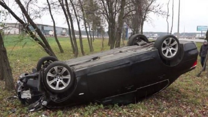 Qusarda mikroavtobus aşdı: xəsarət alanlar var