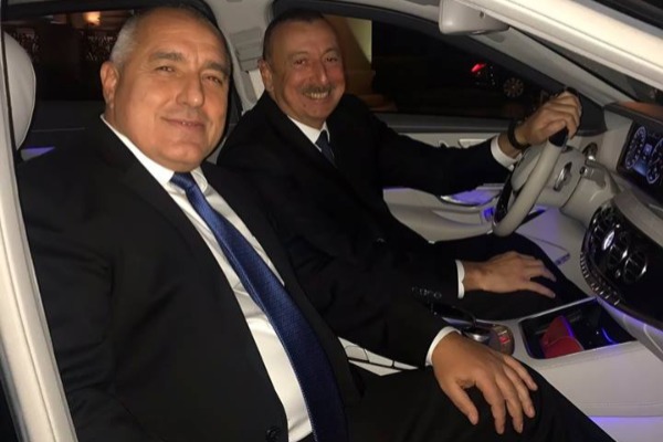 Baş nazir İlham Əliyevlə olan fotolarını paylaşdı - FOTOLAR