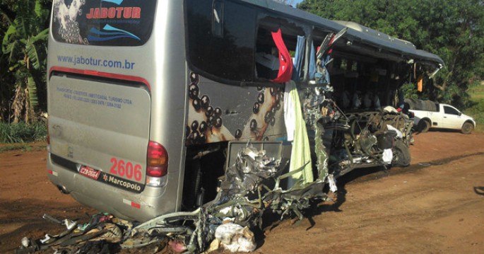 Avtobus 6 nəqliyyat vasitəsi ilə toqquşdu: 10 ölü, 51 yaralı - VİDEO