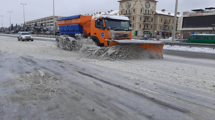Paytaxtda qardan təmizləmə işləri davam edir - FOTOLAR 