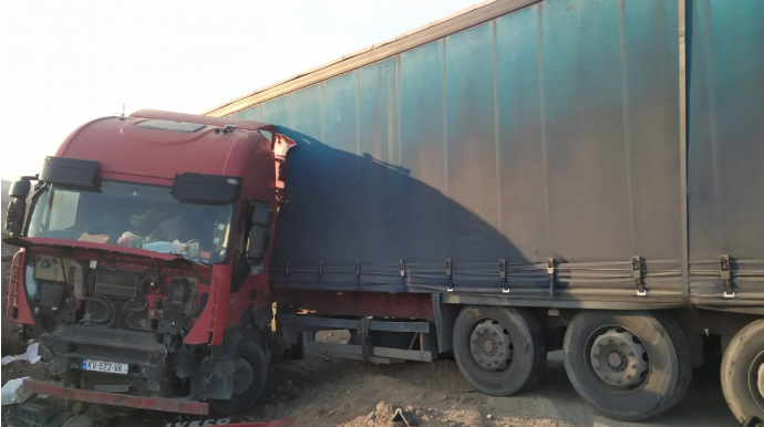 Şəmkirdə yük maşını aşıb  - FOTO