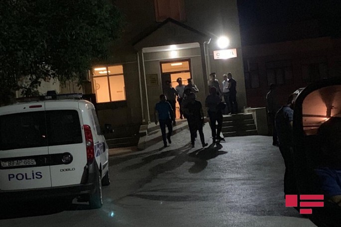 Bakıda sürücü keçmiş arvadını maşınla vurdu; sonra onu və anasını bıçaqladı