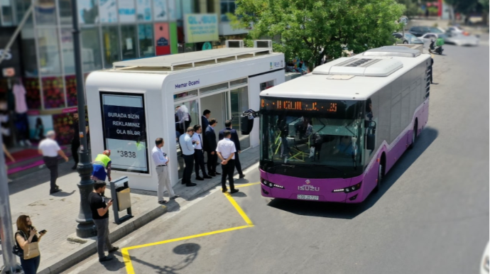 Пассажиры в Баку смогут отслеживать время прибытия автобусов через мобильное приложение