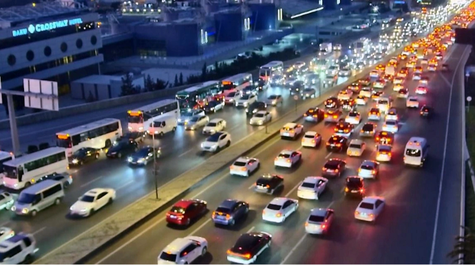 Paytaxtın 16 küçəsində tıxac var - SİYAHI 