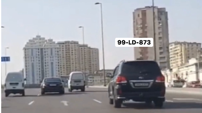 Nərimanov prospektində “bahalı maşının”  sərgüzəştləri - VİDEO