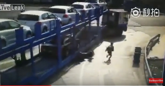 Görənləri dəhşətə gətirən qəzadan - VİDEO