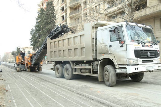 Gəncədə yağış sularının ötürülməsi üçün xətlərin çəkilməsinə başlanılıb - FOTO