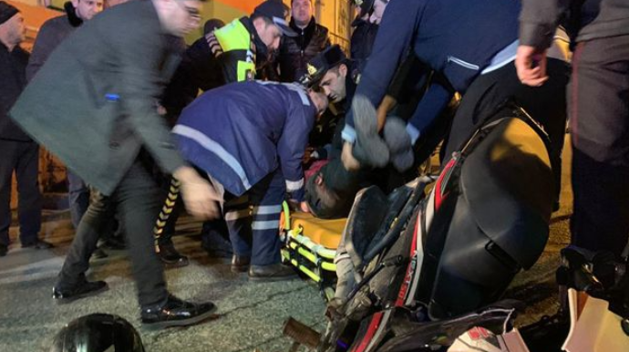 Bakıda motosiklet piyadanı vurub