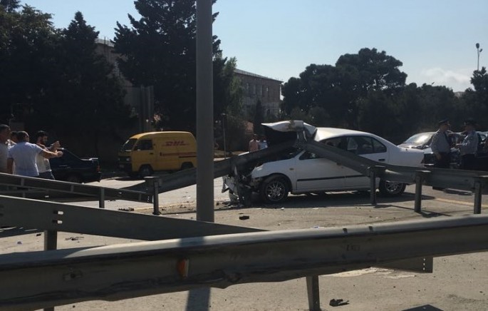 Bakıda qəza: "AzSamand" və "Mercedes" toqquşdu - FOTO