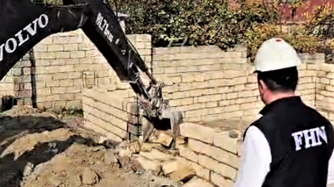 Masazırda qanunsuz tikililər söküldü - VİDEO