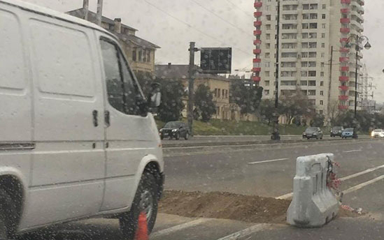 “Nobel”dəki yolda qaz sızması baş verib - FOTO